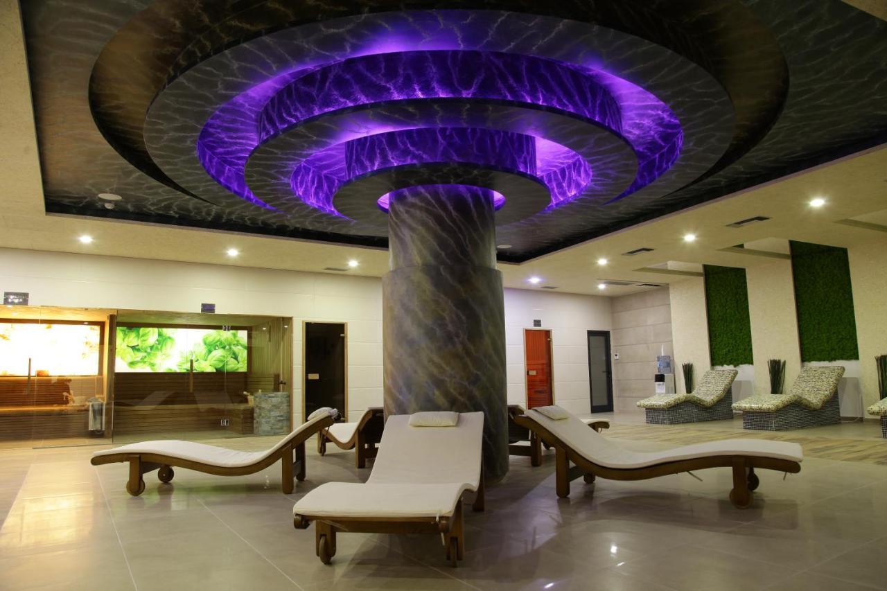 Hotel Sky Gevgelija Exteriör bild Spa at the hotel