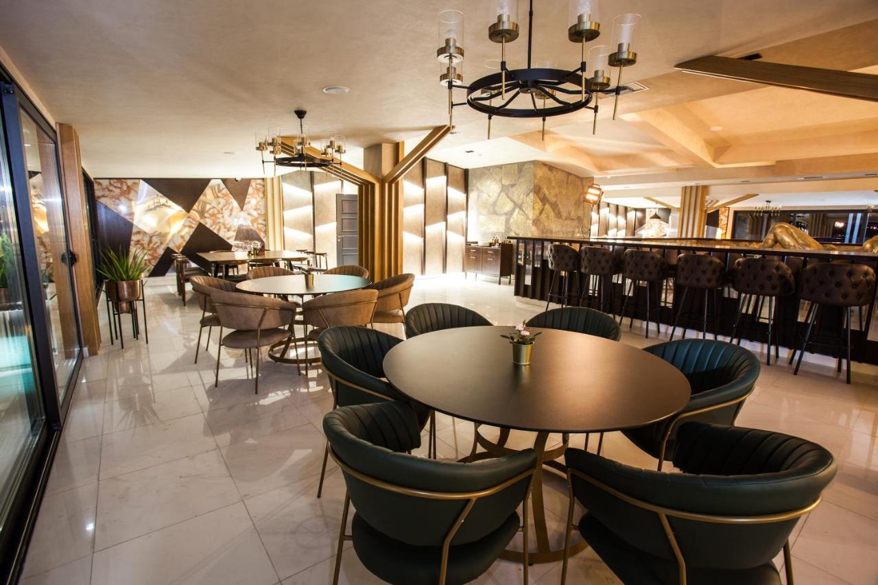 Hotel Sky Gevgelija Exteriör bild The interior of the lounge