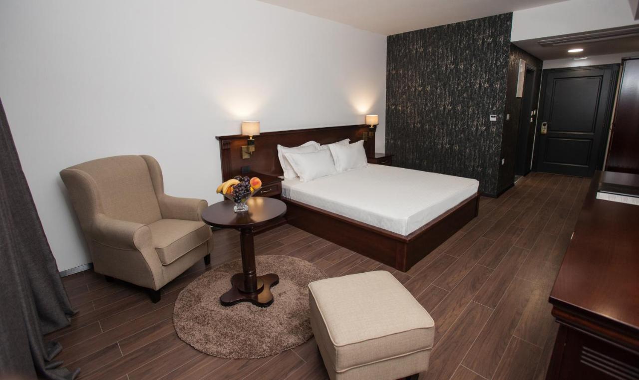 Hotel Sky Gevgelija Exteriör bild A room at the hotel