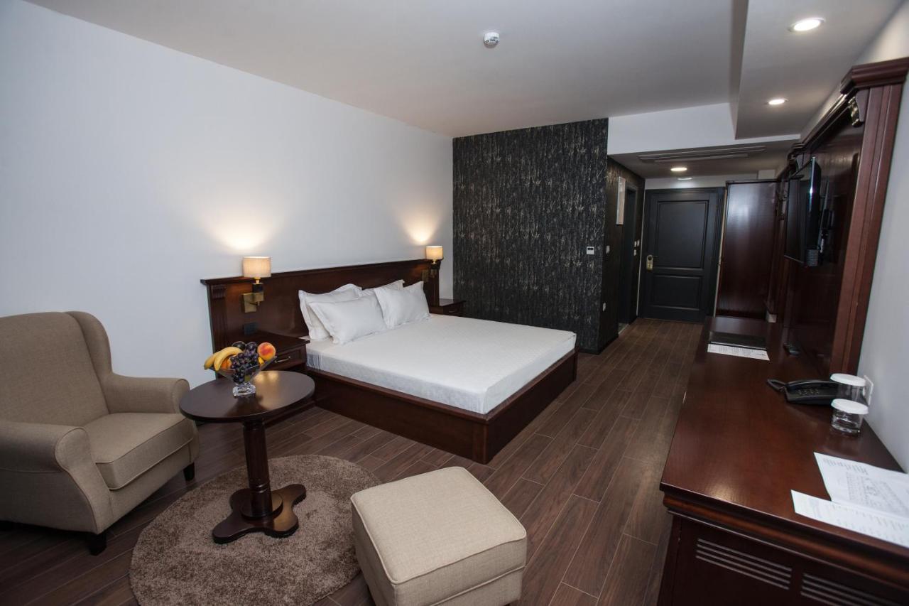 Hotel Sky Gevgelija Exteriör bild A room at the hotel