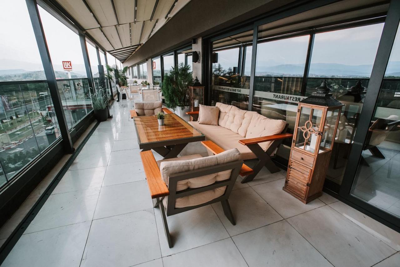 Hotel Sky Gevgelija Exteriör bild Skyline Bar
